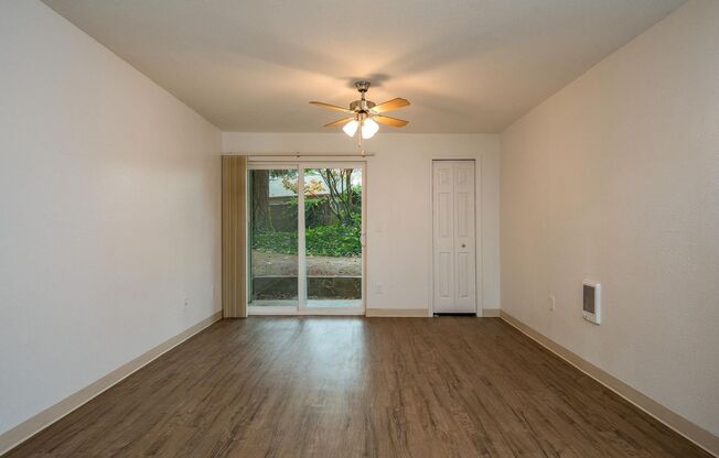 2 beds, 1 bath, 760 sqft, $1,495, Unit 11