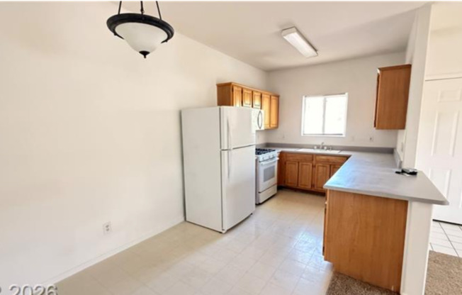2 beds, 2 baths, $1,310, Unit UNIT 2046