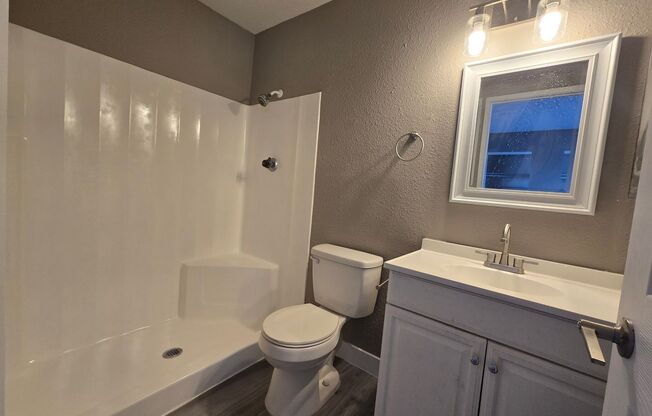 2 beds, 2 baths, 875 sqft, $1,395, Unit 9