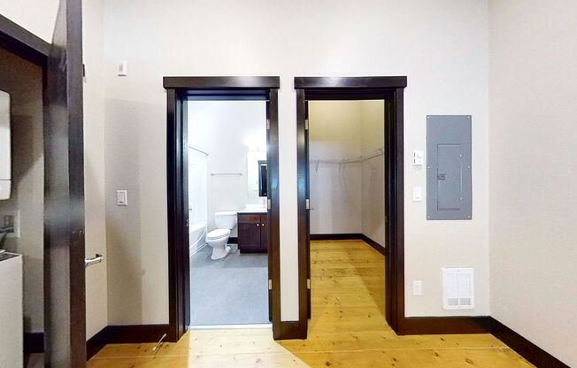 Studio, 1.5 baths, 849 sqft, $1,645, Unit 950-206