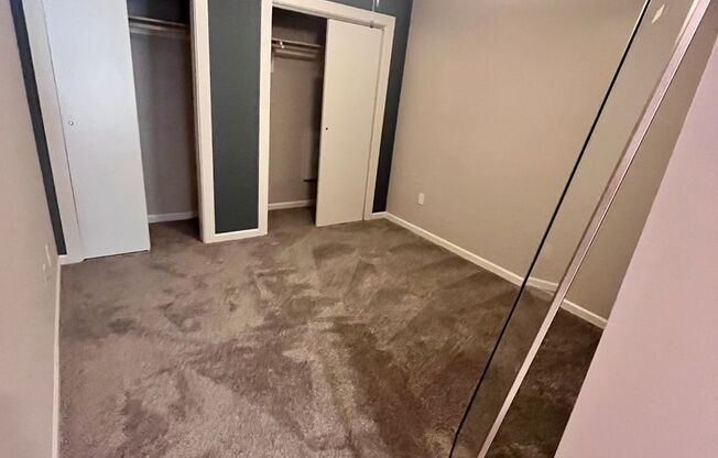 Studio, 1 bath, $995, Unit 01