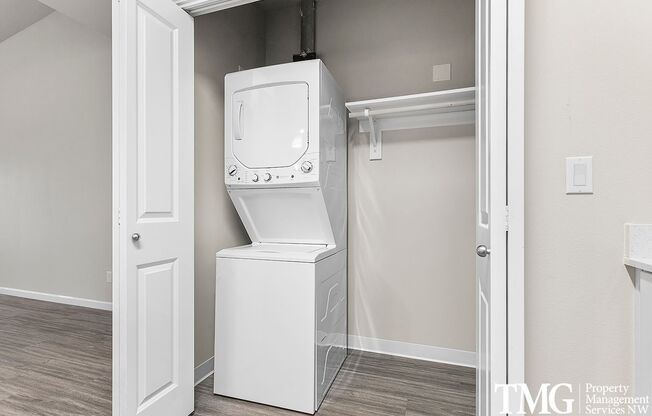 2 beds, 2 baths, 987 sqft, $1,890, Unit H356