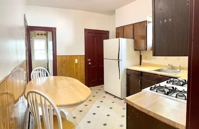 1 bed, 1 bath, 891 sqft, $2,400, Unit 1