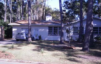 3BR/2BA close to the University of Florida and more!