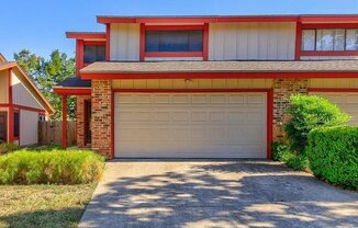 8905 TRONE CIR