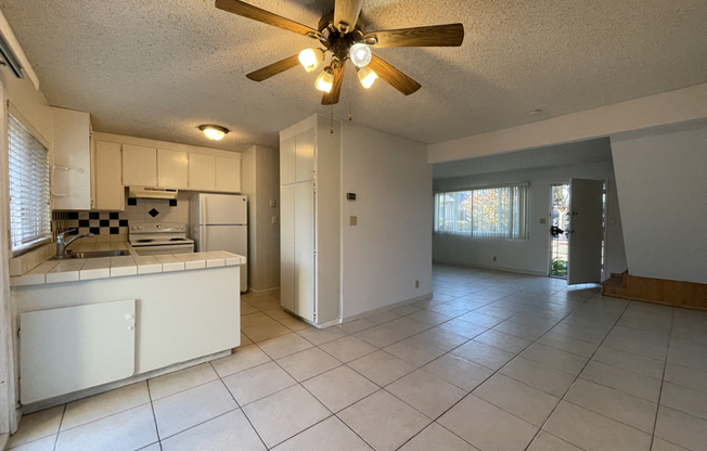 1402 JACQUELINE PL
