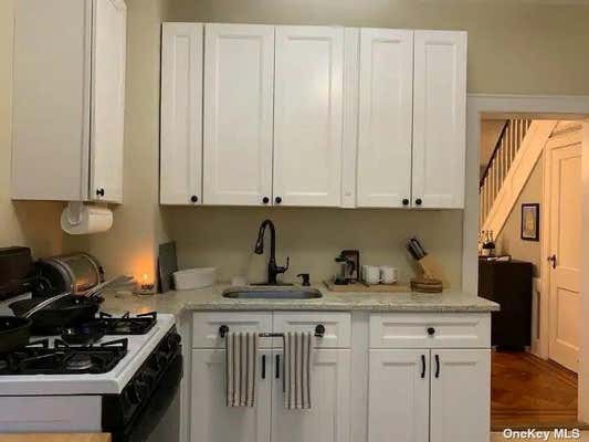 3 beds, 1 bath, 1,328 sqft, $3,990