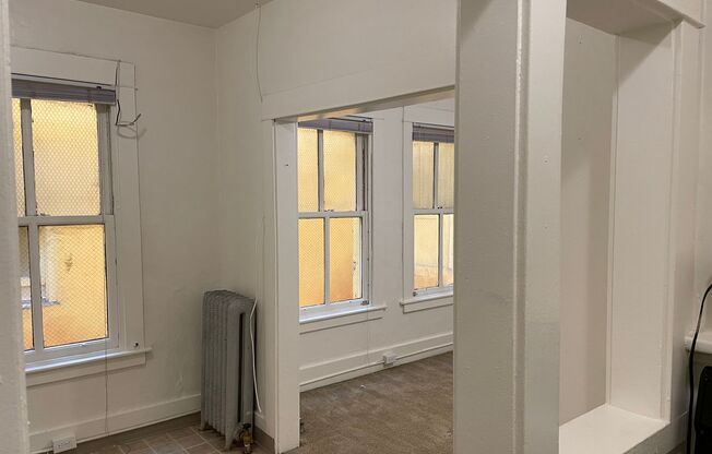 Studio, 1 bath, 340 sqft, $925, Unit 211