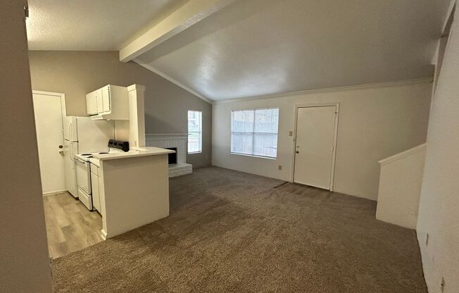 2 beds, 2 baths, 1,038 sqft, $1,085, Unit 0802