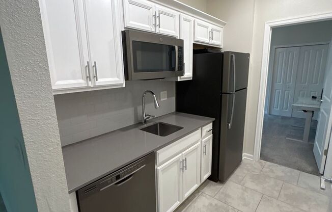 Beautiful home - Mother-in-law suite!