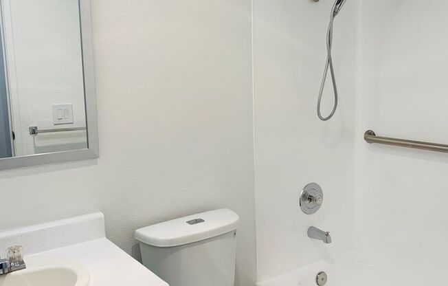 1 bed, 1 bath, 800 sqft, $2,000, Unit 232