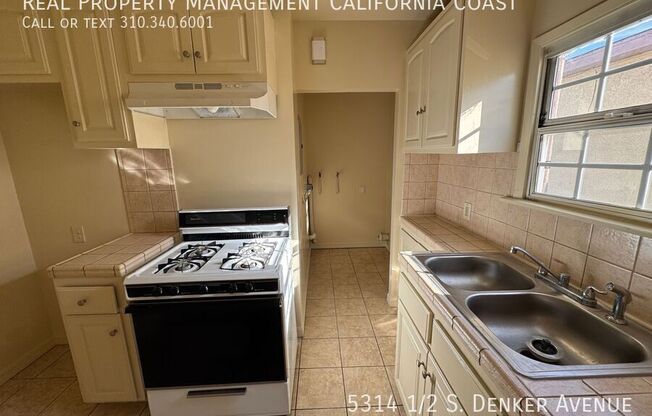 5314 1/2 S DENKER AVE