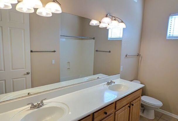 2 beds, 2 baths, $1,750, Unit Unit 2027