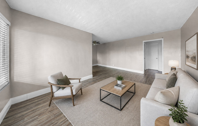 405 W 10th St