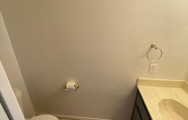 $500 off 2nd Months Rent for this 3 Bedroom 2.5 Townhouse with Brand New Kitchen, Paint and Flooring!