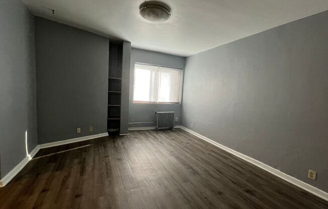 1 bed, 1 bath, $895, Unit 208