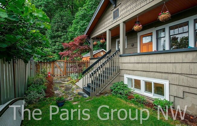 Adorable 3br, 2ba West Seattle Remodel * Beautiful Inside & Out * DT Seattle 12min