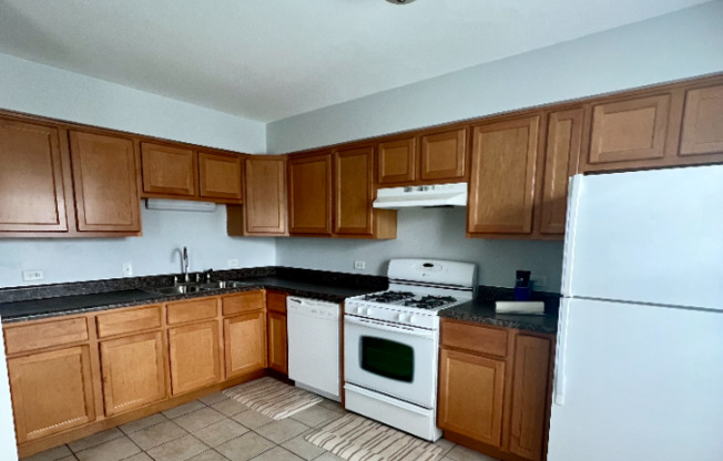 214 S LEAVITT