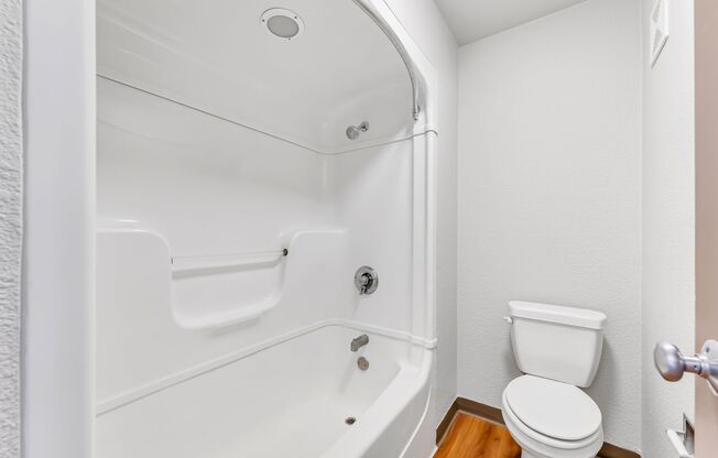 Studio, 1 bath, 202 sqft, $899