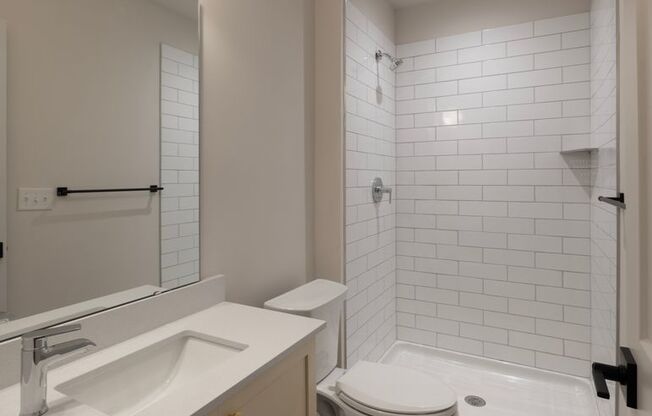 1 bed, 1 bath, $1,100, Unit 824-3B