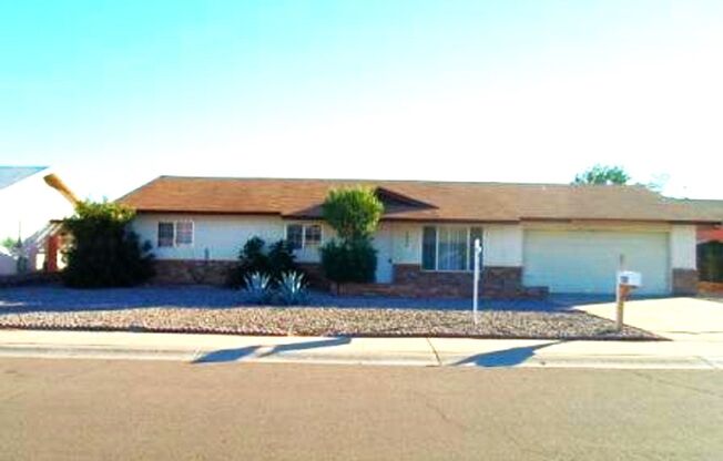 SPACIOUS 3 BEDROOM 2 BATH TEMPE HOME!!!