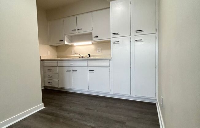 1 bed, 1 bath, 815 sqft, $845