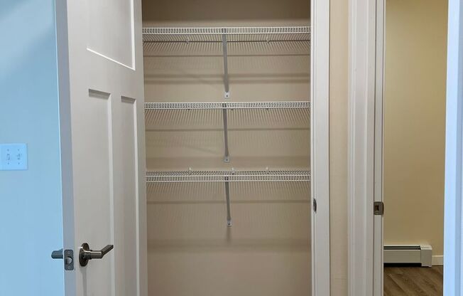 2 beds, 1 bath, 1,040 sqft, $1,485, Unit AT 709-34