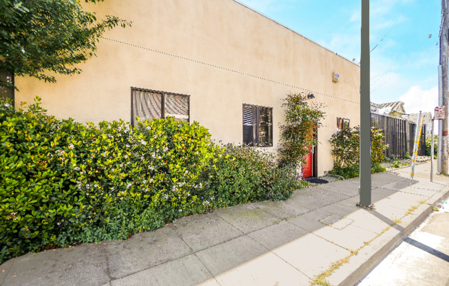 1092 CALCOT PL