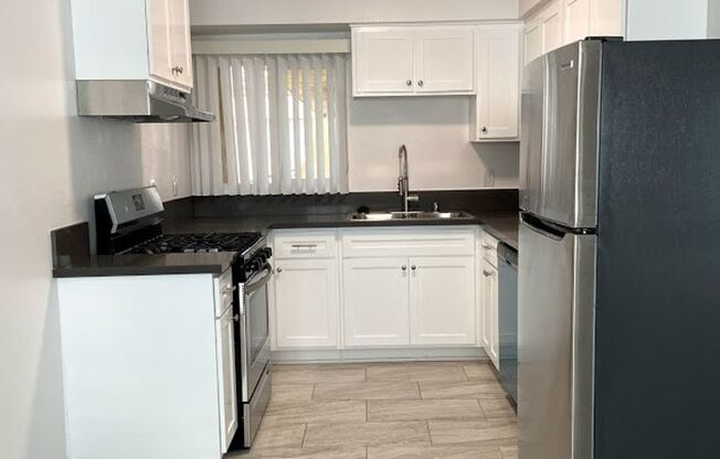 1 bed, 1 bath, 700 sqft, $2,095, Unit 12