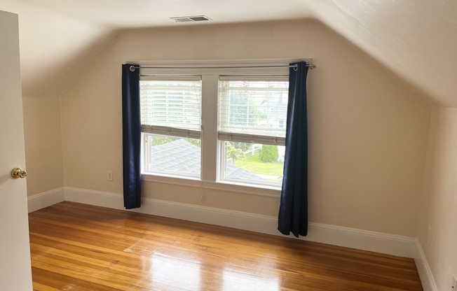 105 NARRAGANSETT