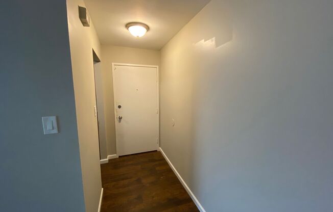 1 bed, 1 bath, 650 sqft, $1,050, Unit 23-203