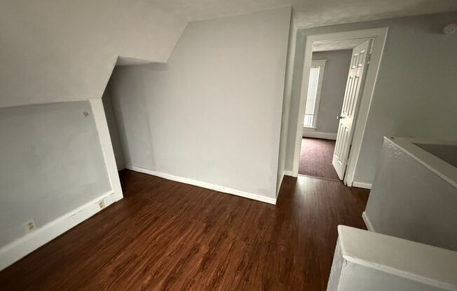 3 beds, 1 bath, $1,200