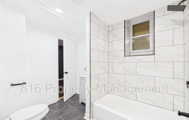 1110 E 40 ST