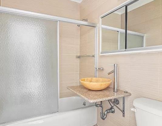 1 bed, 1 bath, $4,950, Unit 6Y