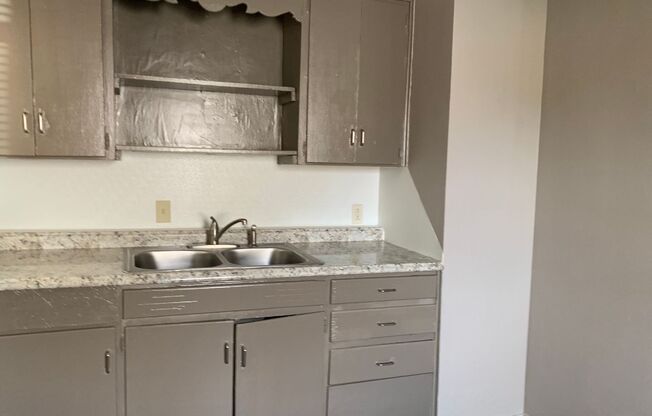 2 beds, 1 bath, $825, Unit Richland