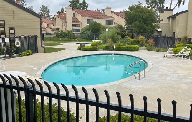 3614 HEMLOCK LN