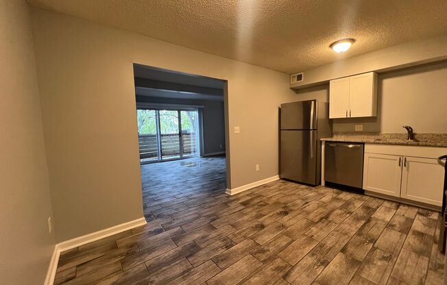 2 beds, 1 bath, 850 sqft, $1,150, Unit 959-203