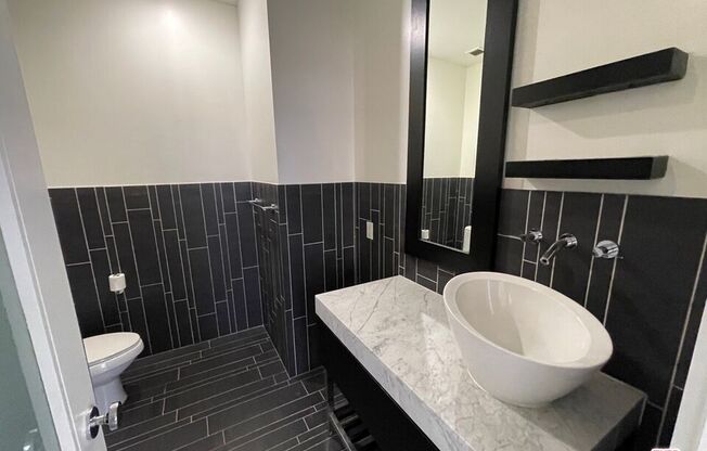 1 bed, 1.5 baths, 1,024 sqft, $3,542, Unit 304