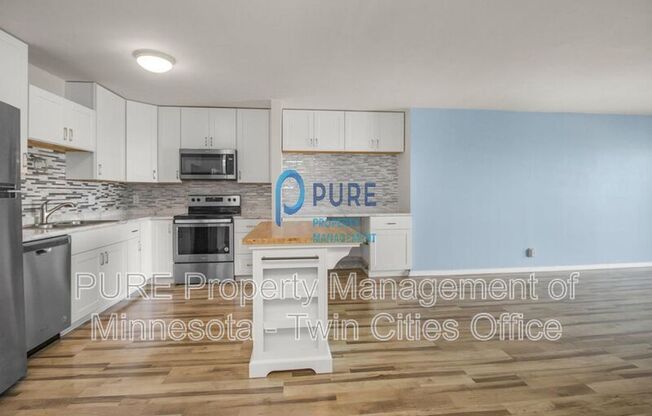 26 10th Street W