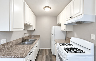Oak Plaza Apartments