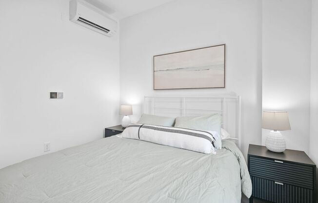 2 beds, 1 bath, 881 sqft, $1,900, Unit 220