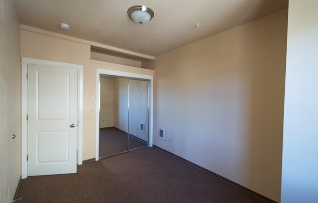 3 beds, 2 baths, 989 sqft, $2,325, Unit 27