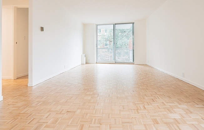 1 bed, 1 bath, 749 sqft, $2,700, Unit 301