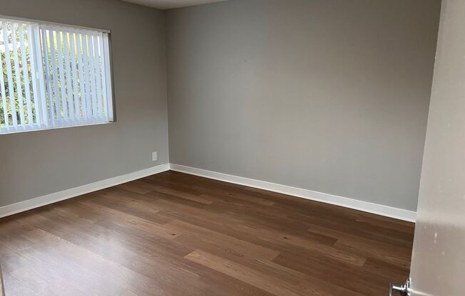 2 beds, 1 bath, 950 sqft, $2,695, Unit 1720-9