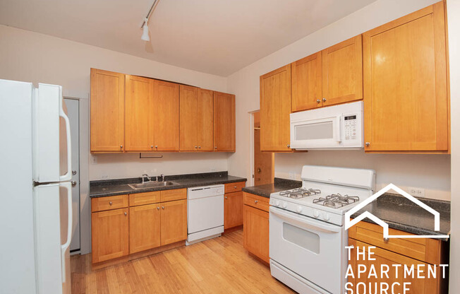 1846 W 18 ST