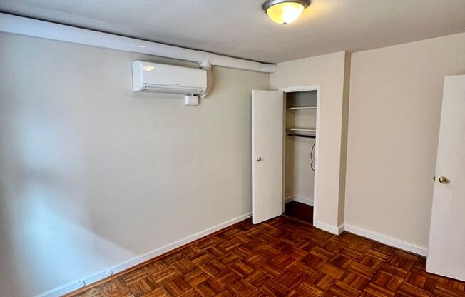 2 beds, 1 bath, $1,395