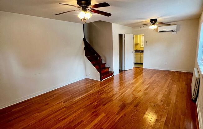 2 beds, 1 bath, $1,425, Unit Apt. 1