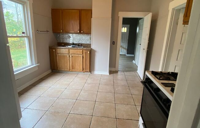 1 bed, 1 bath, 867 sqft, $800, Unit Lower