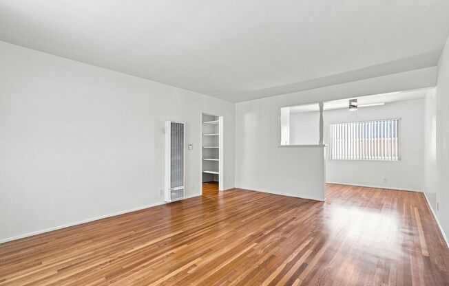 1 bed, 1 bath, 700 sqft, $1,900, Unit 312-E