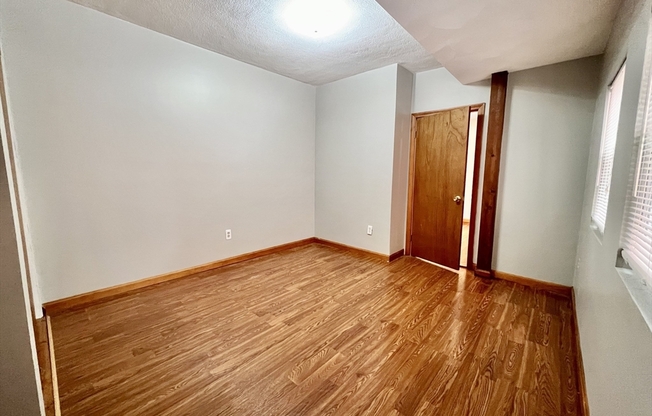 2 beds, 1 bath, $2,900, Unit 3